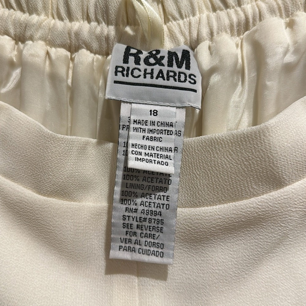 RM Richard’s 3 piece Formal Pant Suit - Picture 9 of 10